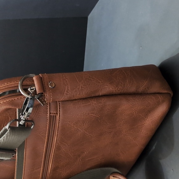 Bugatti Valentino RFID Men's Brown Cognac Vegan Leather Briefcase. - Picture 11 of 16